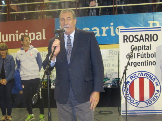 Giammaria, Presidente de la ARF, en la entrega de camisetas realizada en octubre de 2017.