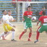 Enrique Moreira, autor del único gol, maneja el balón en una acción del primer tiempo.