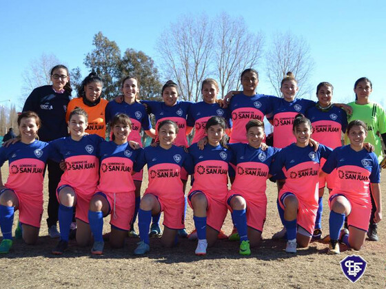Las chicas de la Liga Sanjuanina golearon y son candidatas en Cuyo. Foto: Diario de Cuyo.