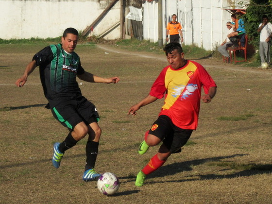 San Roque fue inclinando la cancha de a poco, y pudo abrir el marcador a los 31 minutos.