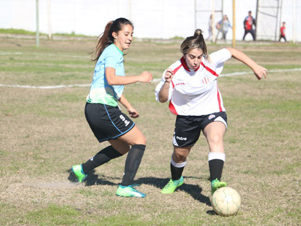 Las chicas de Rosario apretaron el acelerador en el complemento y volvieron a golear. Foto: El día on line.