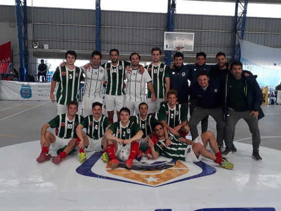 Jockey ganó el Grupo A invicto, también con tres victorias. Marcó 16 goles y le hicieron solo 2.