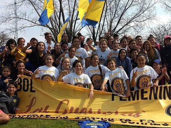 Familiares, amigos, e hinchas se hicieron presente para acompa&ntilde;ar a las "canallas".