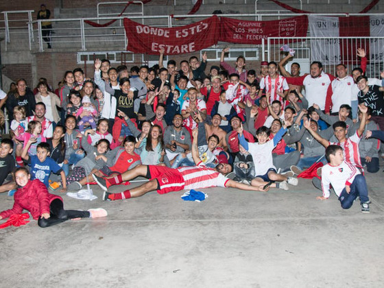 La gente del club festejando el merecido título. Existe un gran sentido de pertenencia.