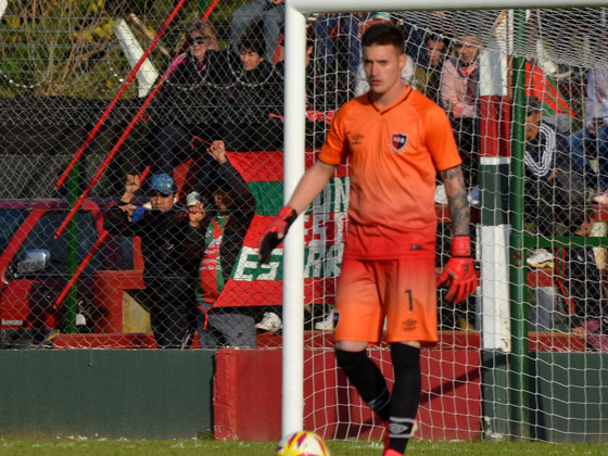 Temperini fue lo mejor que mostró Newell's el domingo. El golero ilusiona con su proyección.