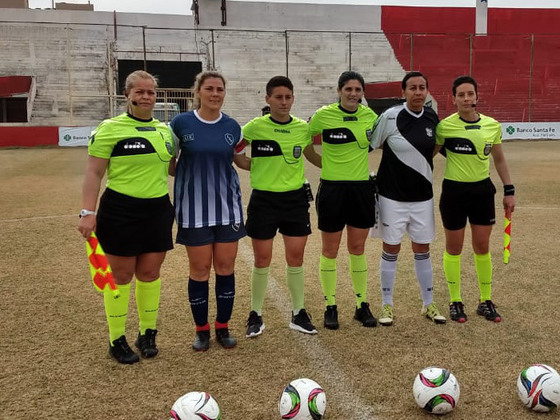 El partido por el tercer y cuarto puesto lo jugaron Santa Rosa de Sta. Fe y la Liga Cañadense.