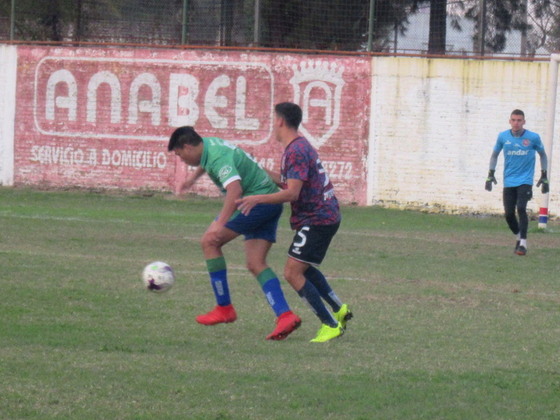 Cuando entró Julián Oliveros mejoró algo Morning en ofensiva. Aportó potencia y sacrificio.