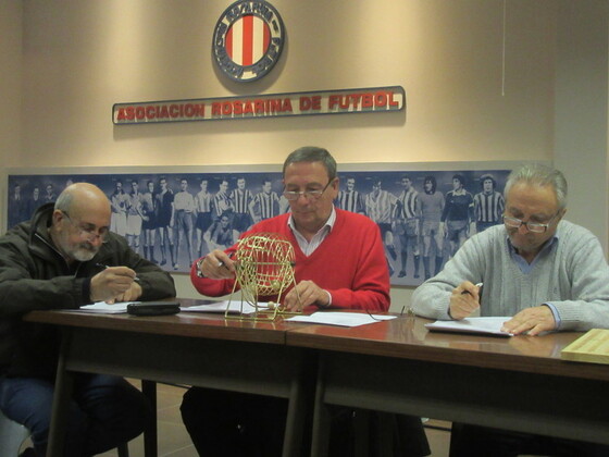 Edgardo Ciamboti, Fernando Verdolín y Mario D'ascanio, los directivos encargados del sorteo.