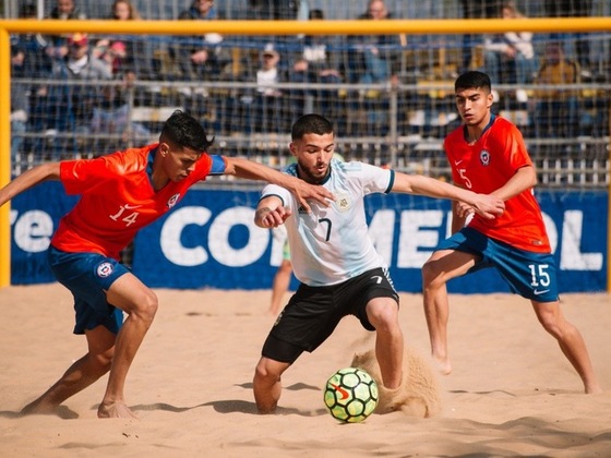 El torneo se disputa entre las selecciones de Chile, Argentina, Bolivia, Perú y Brasil