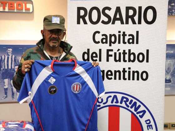 Los Veteranos rosarinos vestirán camisetas con el escudo de la Asociación Rosarina de Fútbol, institución que apoya esta participación desde hace varios años