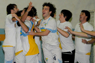 Imagen de OTRA VEZ CAMPEÓN