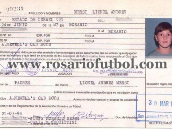 El 10 de la Selección: Lionel Messi estampó su firma en los libros de la Rosarina el 30 de 1994 para Newell's.