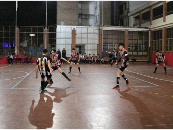 Sagrado Corazón lidera la Primera B en soledad. Fotografía gentileza de Milagros Oliver (Cuna Del Futsal).