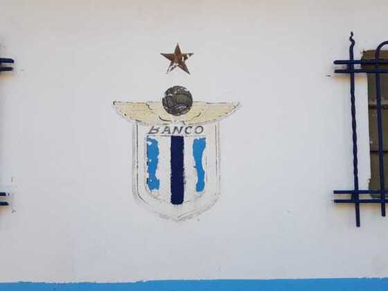 El escudo y una estrella, emblema y un logro inolvidable para el club de Zona Norte