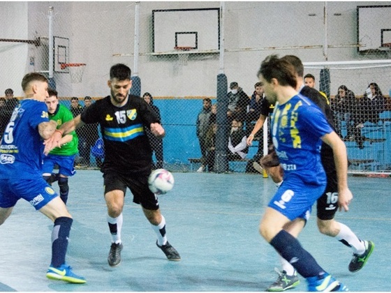 No todas las manos son sancionables con tarjeta. Fotografía gentileza de Agustina Donati (Cuna Del Futsal).
