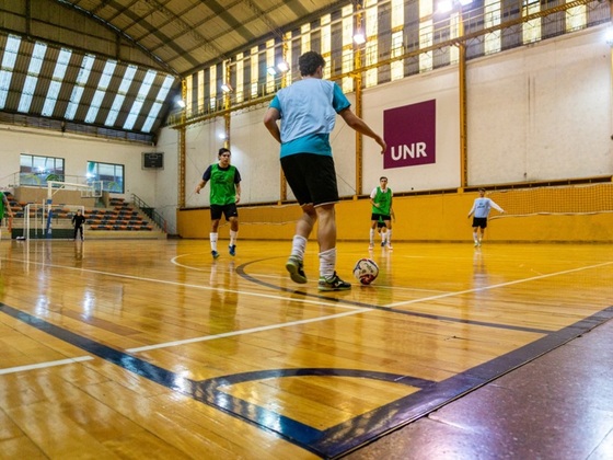 Lucuix junto a los referentes locales de futsal.