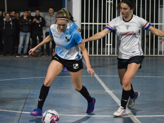 Marista no le pierde pisada a Suderland en el Femenino B. Fotograf&iacute;a gentileza de Victoria Moldes (Cuna Del Futsal).