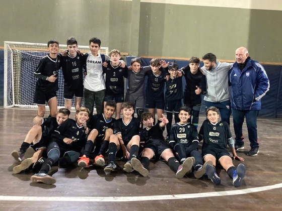 Plantel campeón de la 5ta de Echesortu.