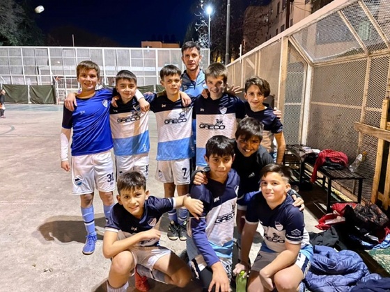 Plantel campeón de la 8va de Banco Nación.