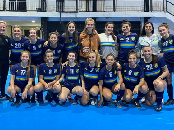 Regatas avanz&oacute; de fase en el Femenino B y sue&ntilde;a con el ascenso.