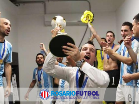 Giustozzi, campeón del mundo con Argentina, es el actual entrenador de Vietnam.