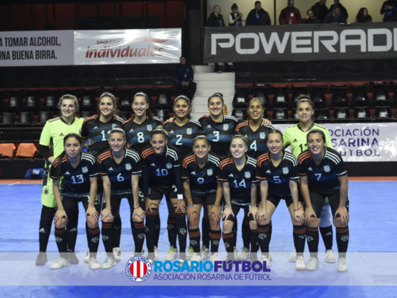 El seleccionado argentino femenino contó con la presencia de una jugadora rosarina. Se trata de Lucía Rossi, ex Newell's que actualmente se desempeña en Ferro (Bs. As.)