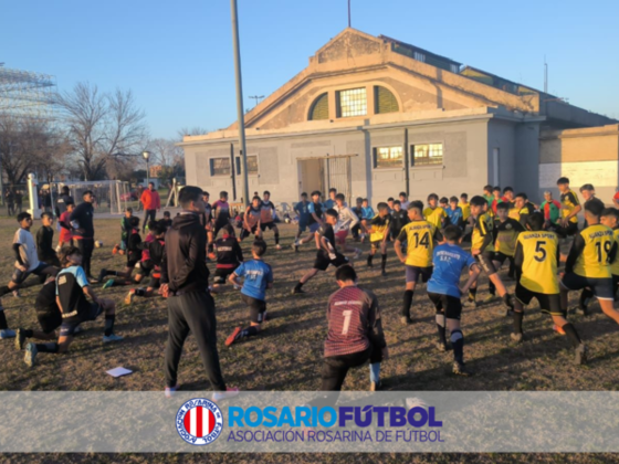 Camisetas de gran variedad de clubes de la Liga se vieron en este primer entrenamiento de la Sub-13.