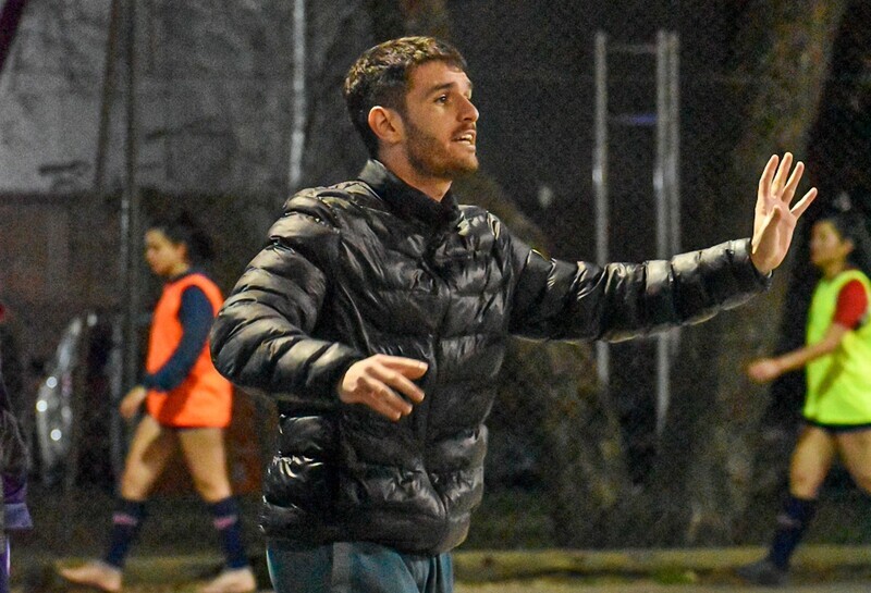 Axel Battyán Padró, que viene de ascender con C. Córdoba, dirigirá Remeros. Fotografía gentileza de Victoria Moldes (Central Córdoba).