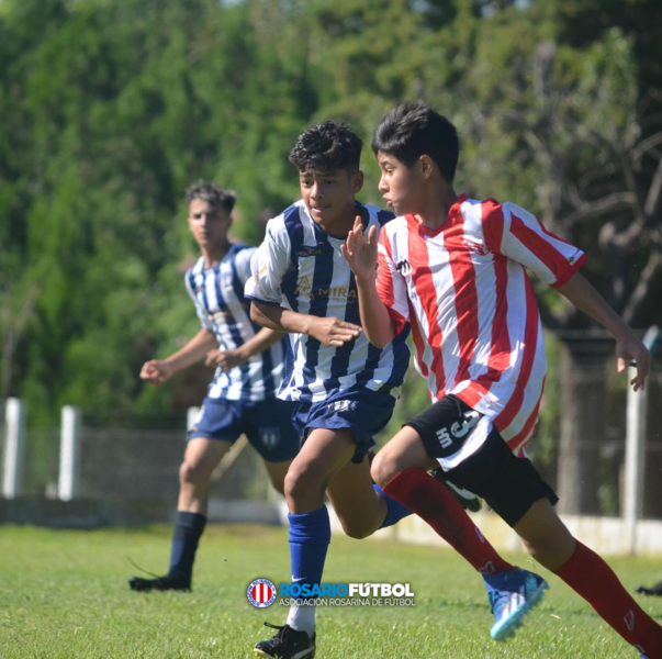 Sportivo y Americana se cruzaron en Álvarez en esta primera fecha. Gentileza @ph_miris.