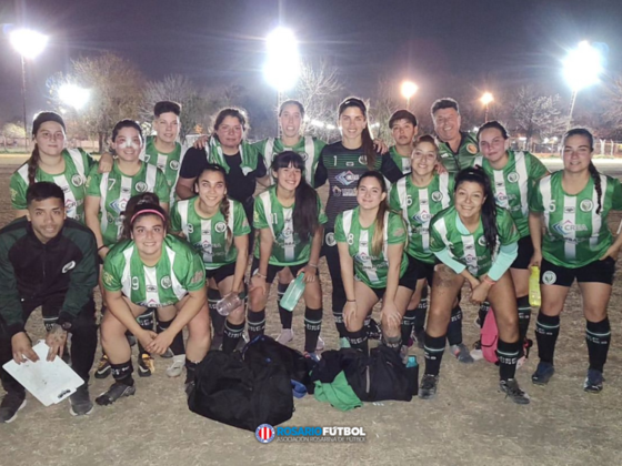 El Defe volvi&oacute; a ganar y se ilusiona con el ascenso. Gentileza laspibasdeldefe en Ig.