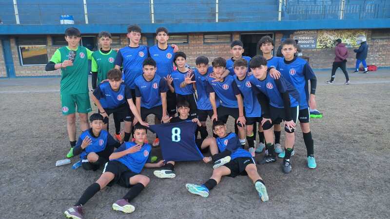 La Sub-13 tras su goleada más categórica: 8-0 vs. Liga Verense.