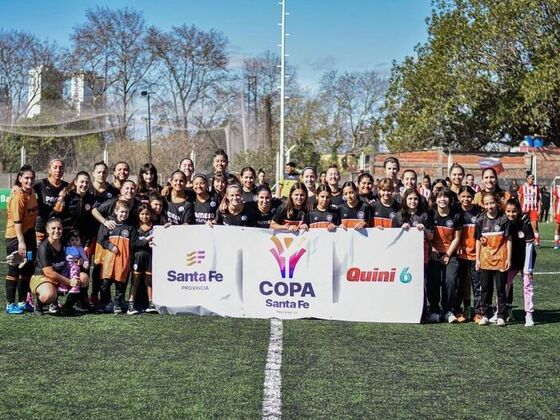 El plantel que puede levantar el primer título para el femenino de ADIUR. Gentileza lucaschita.ph.