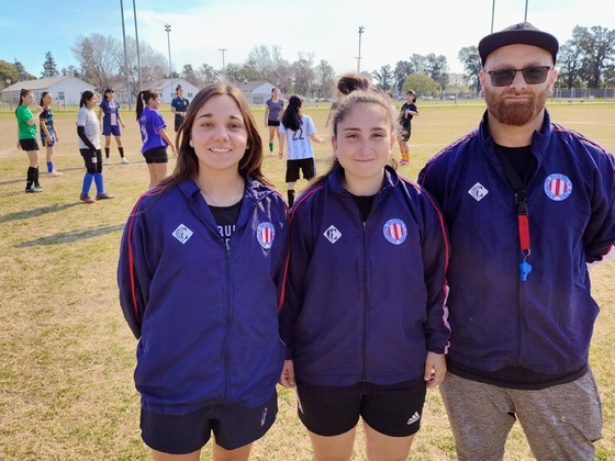 Josefina Silva, Valentina Viola y Rodrigo Mastrogiuseppe, el C.T. de la Sub-14.