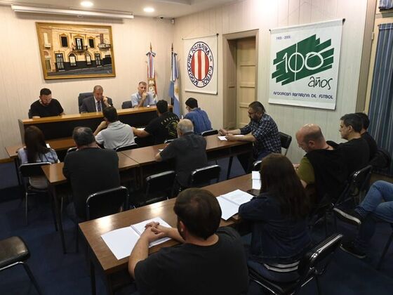 Maximiliano Fe, secretario de la Asamblea, Mario Giammaría, presidente de ARF y el CPN Pablo Bussano.