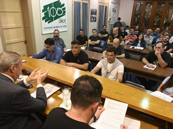 Maximiliano Fe, secretario de la Asamblea, Mario Giammaría, presidente de ARF y el CPN Pablo Bussano.