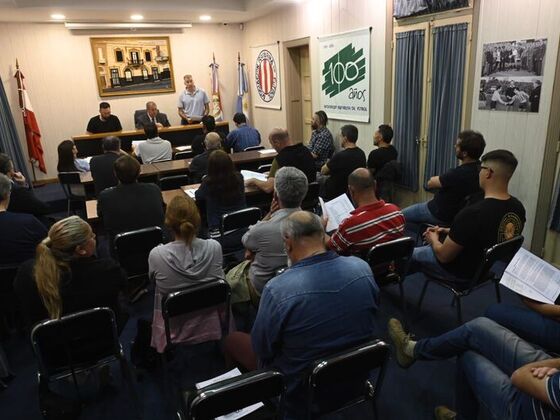 Maximiliano Fe, secretario de la Asamblea, Mario Giammaría, presidente de ARF y el CPN Pablo Bussano.