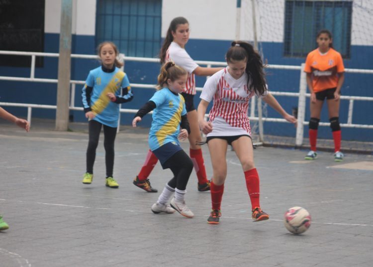El 2025 es el año señalado para comenzar con las inferiores femeninas.