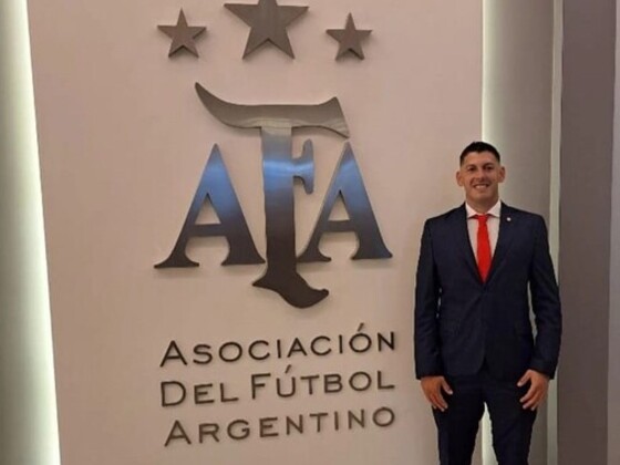Vega, de 32 años, dirige desde los 20 en los torneos A.R.F.