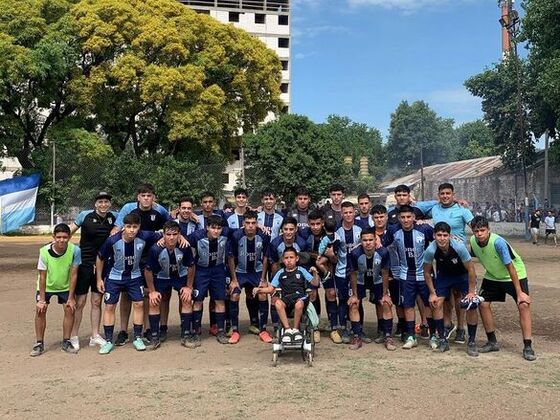 El plantel que logró el histórico ascenso.