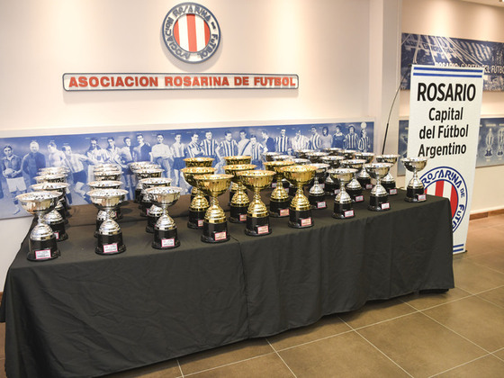 ¡Copas para los campeones!