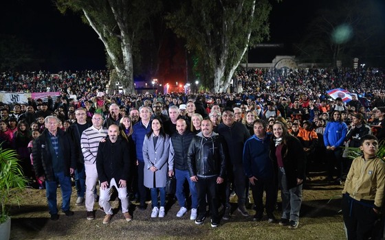 Imagen de Con la camiseta puesta