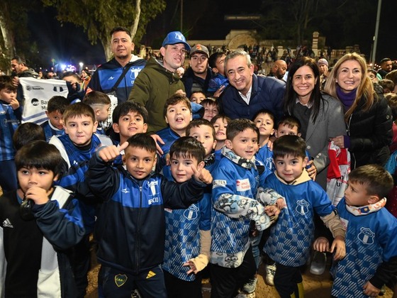 Imagen de Con la camiseta puesta