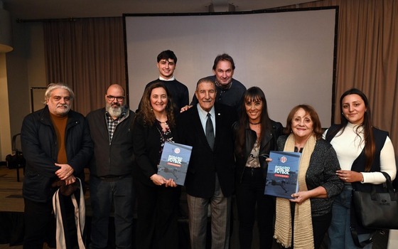 En un cálido emotivo evento, se presentó el libro de la ARF.
