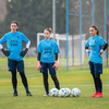 Renata, en el medio, junto a sus compañeras de selección.