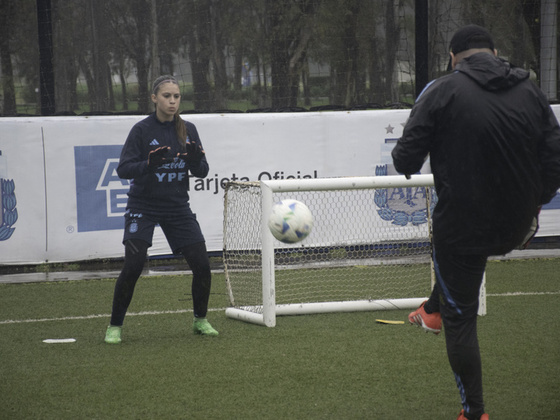 El entrenamiento de hoy se centró en trabajos específicos para las arqueras.