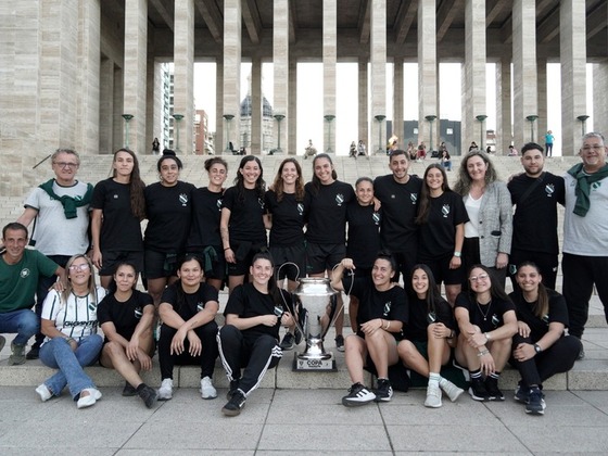 Es la primera vez que un equipo rosarino conquista la Copa Santa Fe femenina. Fotografía gentileza La Capital.