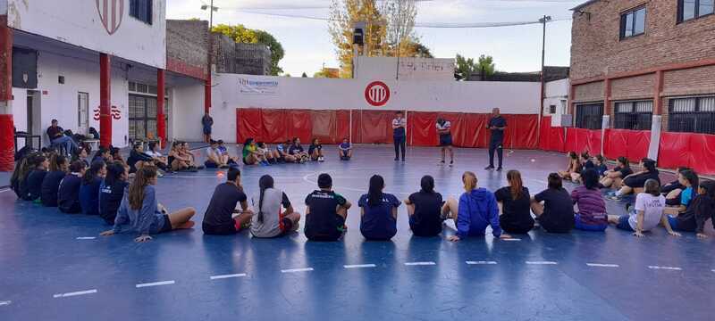 La selección femenina puso primera.