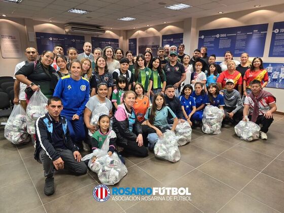 &iexcl;Los clubes se llevaron sus balones de juego oficiales!