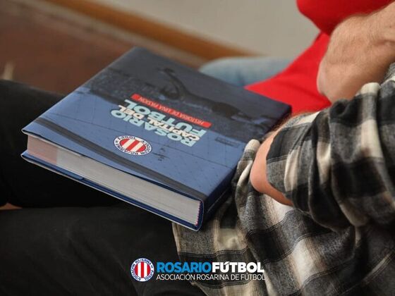 Silvina y Mario Giammaría junto Cintia Pinillos, Javier Gañan y Celina Barón en la presentación.