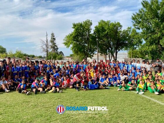 El f&uacute;tbol femenino juvenil sigue creciendo en toda la provincia.